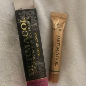 Dermacol foundation 221